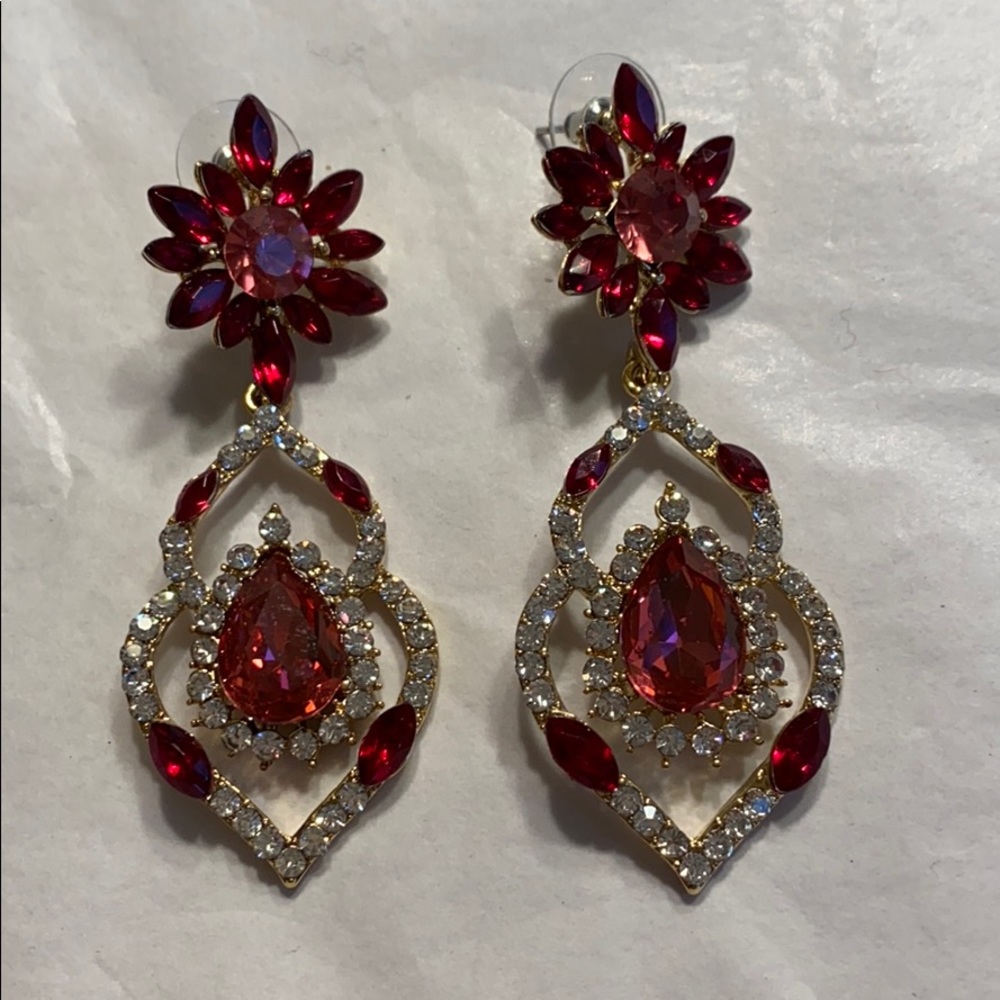 Dramatic pink white rhinestones pierced earrings